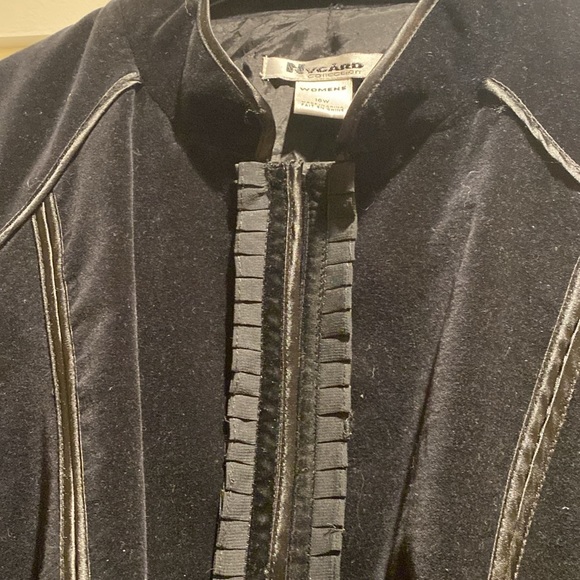 Black velour/velvet jacket. By Nygard. Womens size 16 - Picture 2 of 9